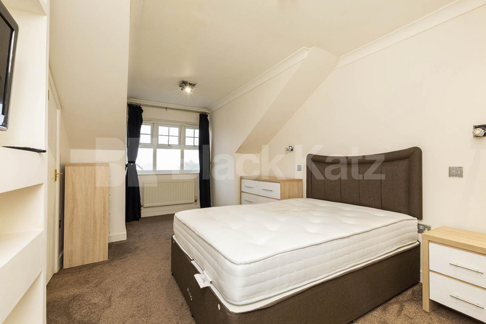 Located within a well kept purpose built building and close to amenities  Osier Crescent, Muswell Hill